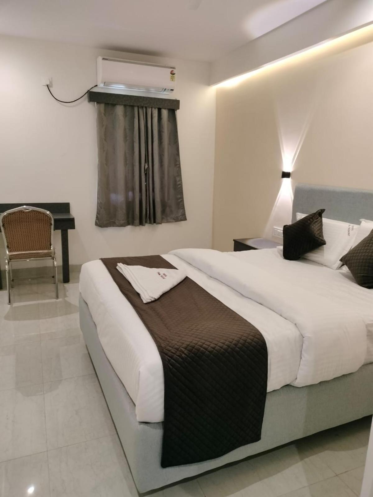 Hotel Paramount Visakhapatnam Bagian luar foto