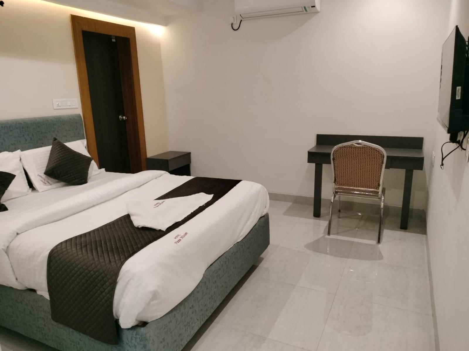 Hotel Paramount Visakhapatnam Bagian luar foto