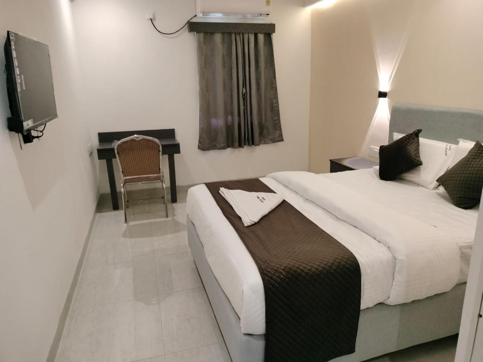 Hotel Paramount Visakhapatnam Bagian luar foto