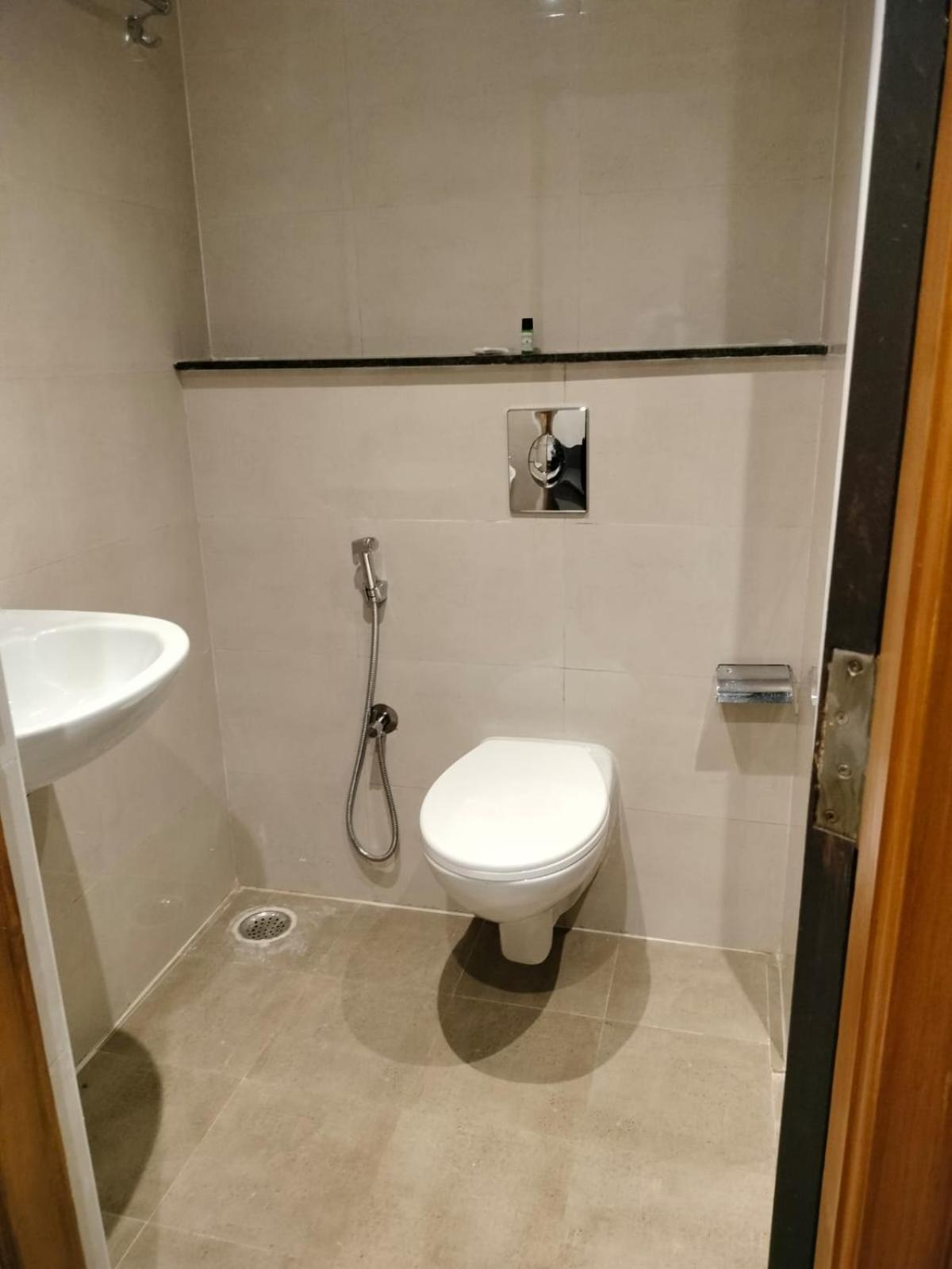 Hotel Paramount Visakhapatnam Bagian luar foto